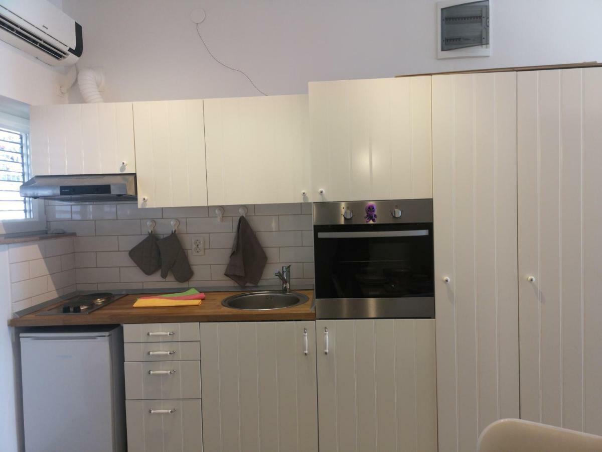 Apartman Studio Kod Ujevica Baska Voda Exterior photo